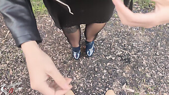 Blowjob And Asshole Closeup During Outdoor Threesome