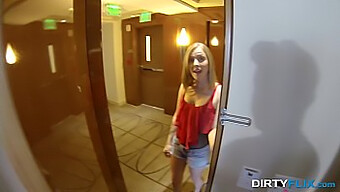 Une Blonde De 18 Ans Et Plus Reçoit Sa Première Fellation Et Éjaculation Dans Une Vidéo Hd