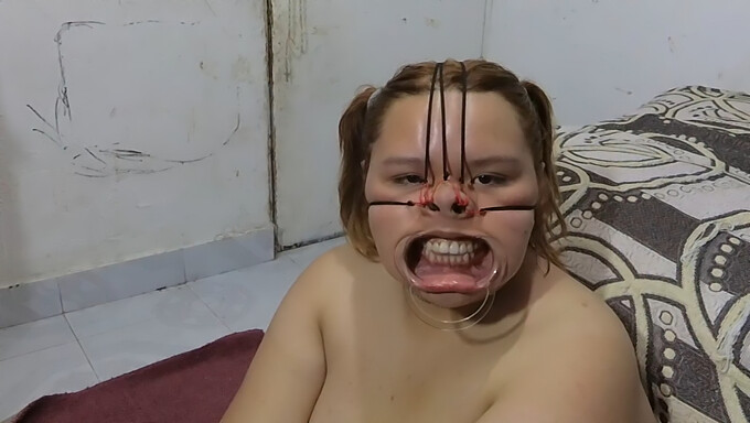 Mulher Gordinha Amadora Experimenta Gozada Facial Em Vídeo Bdsm