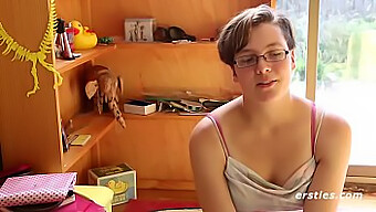 Immie Si Masturba La Figa Pelosa In Un Video Da Sola