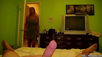 Una Milf Dalle Grandi Tette Si Masturba In Pov