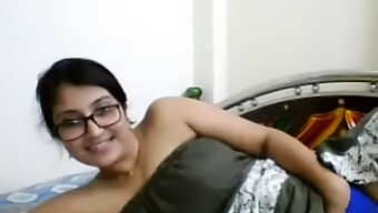 Garota Softcore Se Masturba Na Webcam