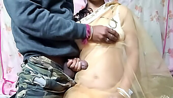 ¡video Casero De Una Joven India Recibiendo Una Buena Follada En Su Culo Y Su Coño!