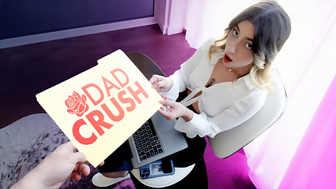 一个大屌父亲的继女总是得到她想要的——dadcrush的预览。