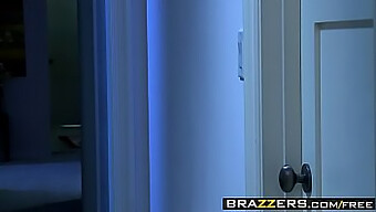 Ебане В Интернет С Лела Стар И Джони Синс - Brazzers