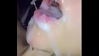 Masturbácia S Dildom: Trim'S Facial Cumshot