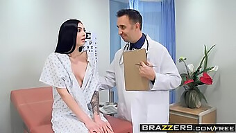 Marley Brinx Y Keiran Leed Se Involucran En Una Sesión De Cunnilingus Duro