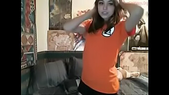 Amateur Nerdnikky Shows Off Her Ass And Tits While Dancing Like A Pro