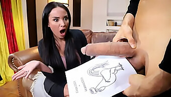 Eine Vollbusige Milf Nimmt Einen Großen Weißen Schwanz In Ihre Muschi - Anissa Kate