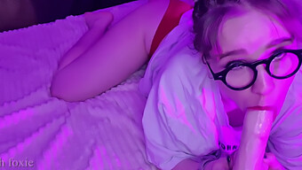 18-Year-Old Foxie Masturbates With Dildo And Orgasms