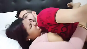 18+ لاتينية مراهقة تحصل على ثدييها الطبيعيين الكبيرين يتم مصهما ومارس الجنس