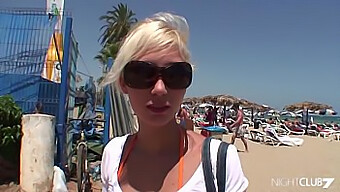 Blonde Anal Hore Cristal Moranti I Bikini Nyter En Orgie På Ibiza